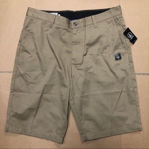 NEW Volcom Modern Fit Shorts Khaki Tan Men’s